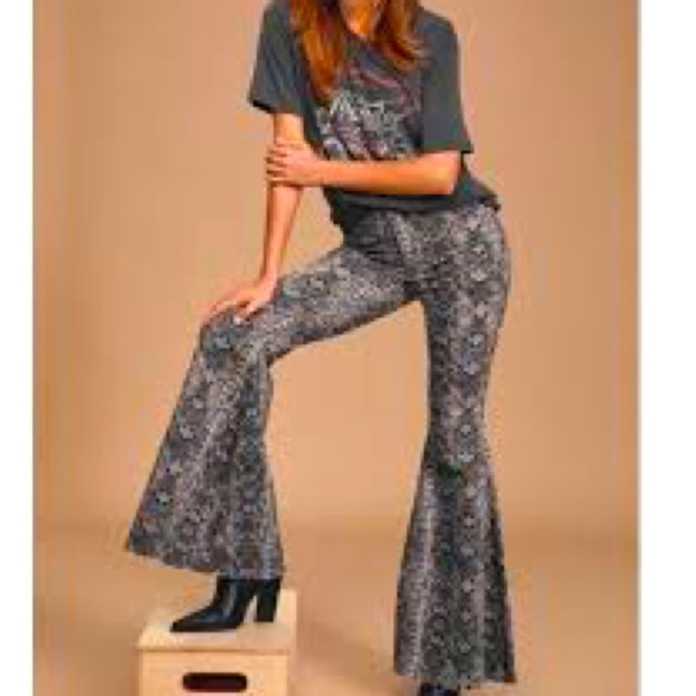 Free People Just Float On Snake Printed High Rise Flare Jeans Size 25 New